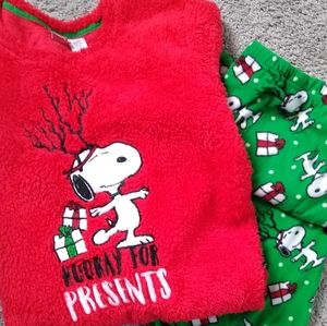 Peanuts Snoopy Christmas fleece pajamas. Unisex large